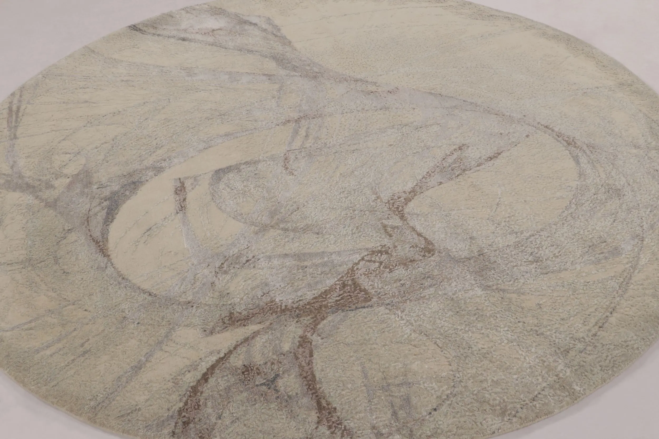 Modern Circle Rug, Bold Abstract Patterns in Silver-Gray and White