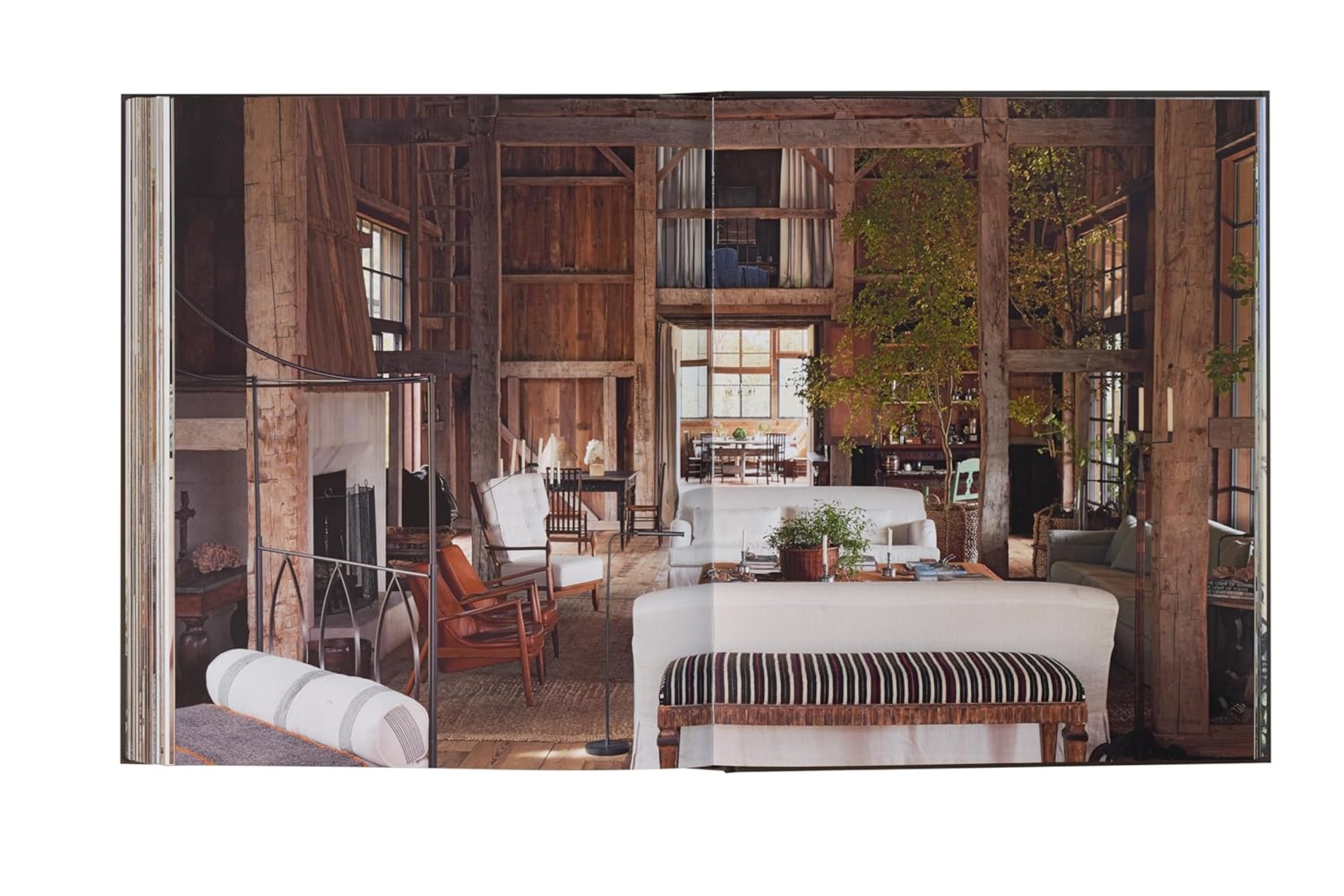 Isabel López-Quesada: Town & Country | Rug & Kilim